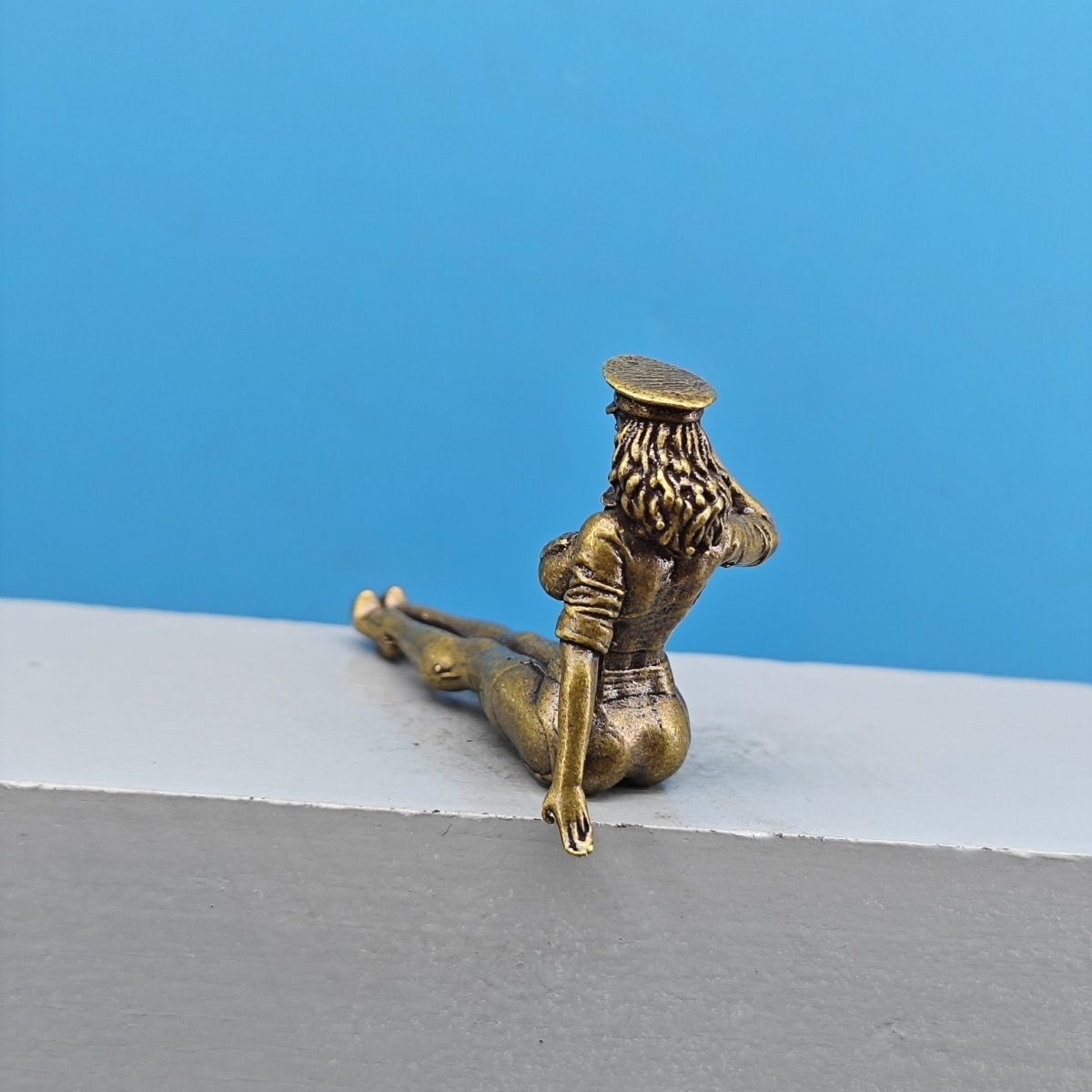 Solid Brass Miniature Girl Fig - đánh giá và giá Vintage Collectible Cars